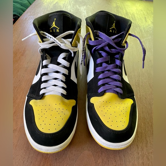 Nike Air Jordan Retro Yellow / Black / White Shoes 🐝 - Picture 2 of 7
